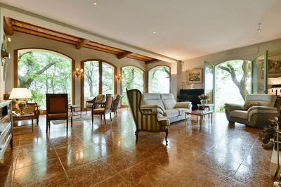 Villa - 360 m² - 10 pièces