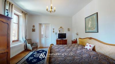 Maison - 240 m² - 7 pièces