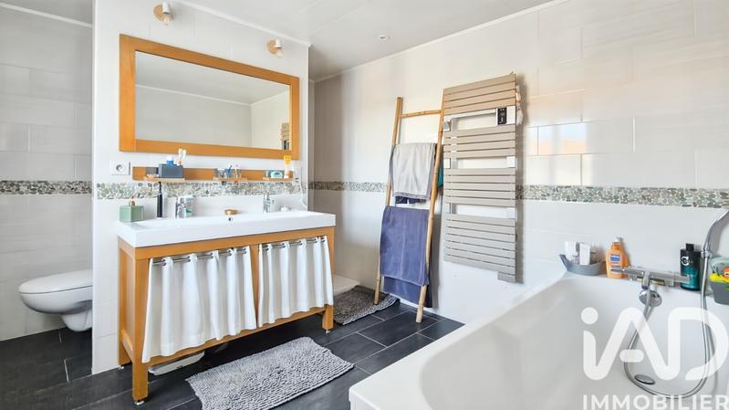 Maison - 97 m² - 5 pièces