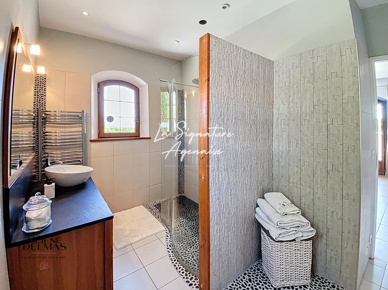 Maison - 520 m² - 8 pièces