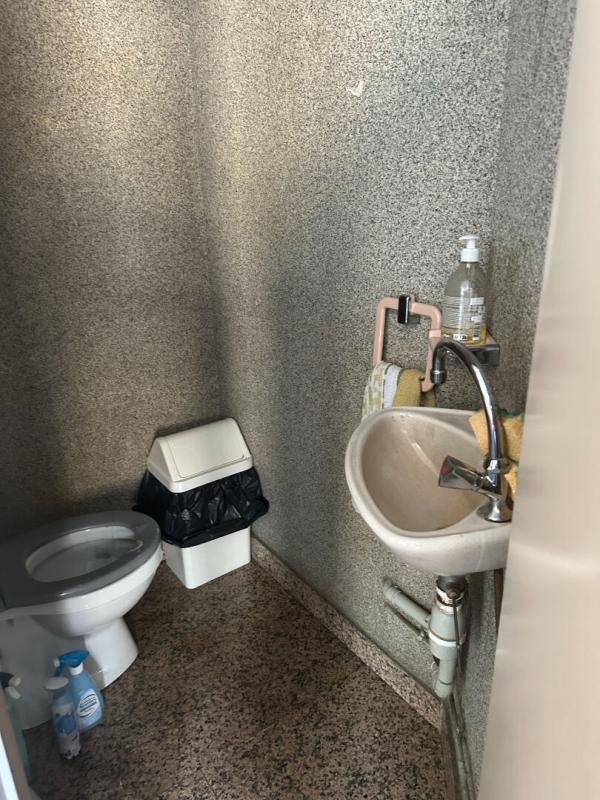 Local commercial - 4 pièces