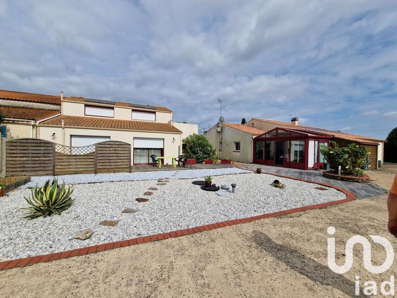 Maison - 360 m² - 10 pièces