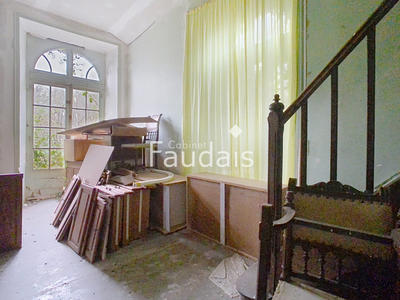 Propriété - 300 m² - 20 pièces