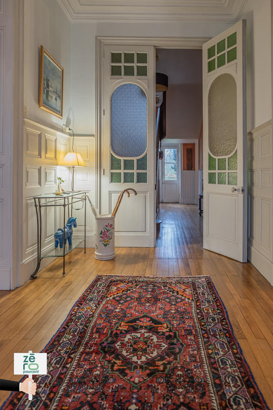 Maison - 311 m² - 12 pièces