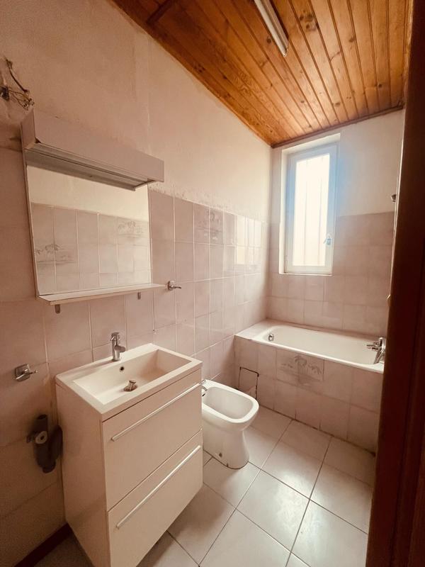 Maison - 96 m² - 7 pièces