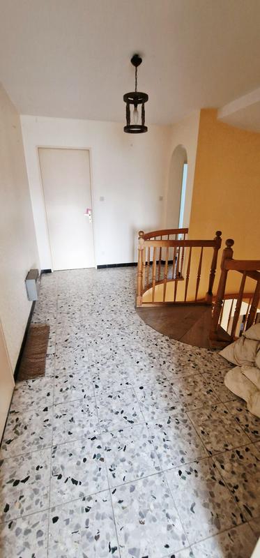 Maison traditionnelle - 230 m² - 8 pièces