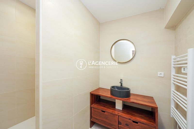 Maison - 430 m² - 4 pièces