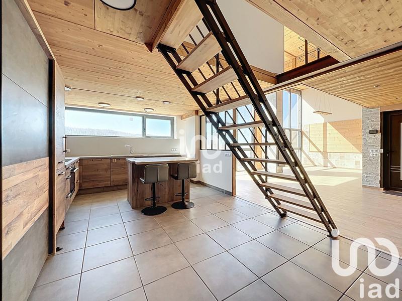 Loft - 126 m² - 4 pièces
