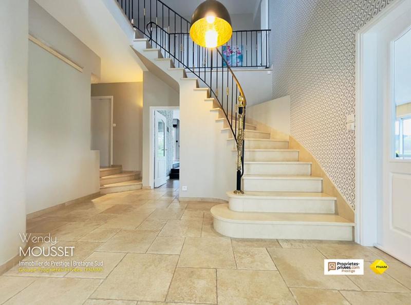 Maison - 285 m² - 8 pièces