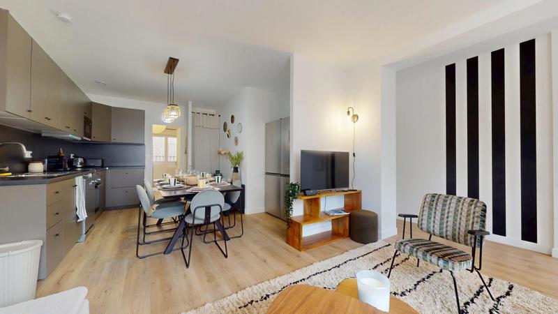 Maison en pierre - 164 m² - 9 pièces