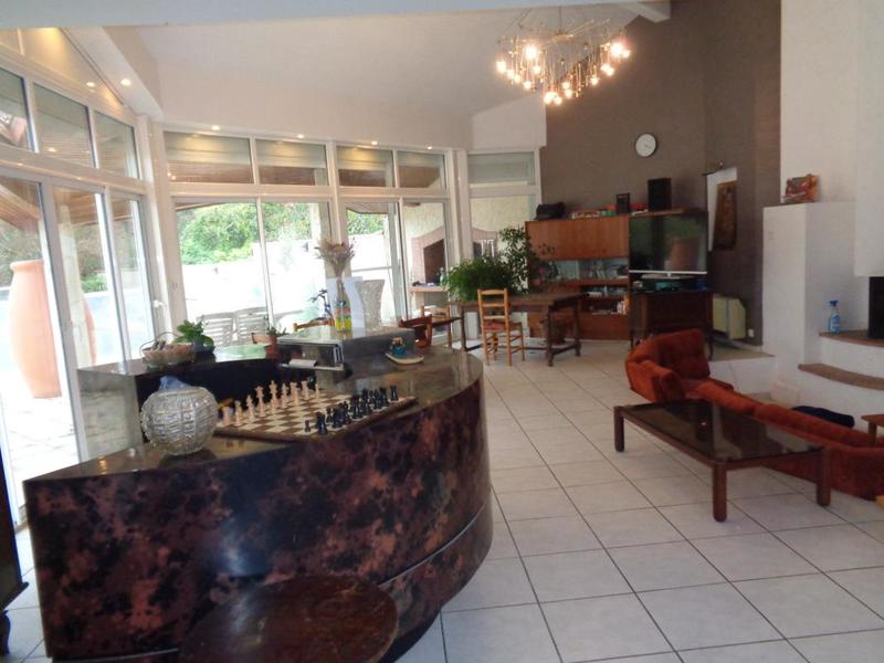 Villa - 183 m² - 6 pièces