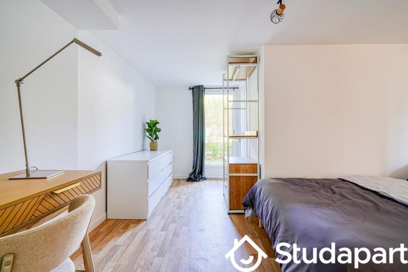 Chambre - 14 m² - 1 pièce