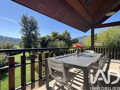 Maison - 200 m² - 7 pièces