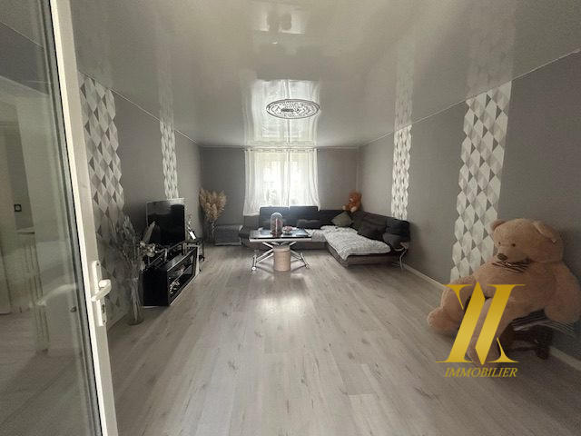 Maison traditionnelle - 100 m² - 4 pièces