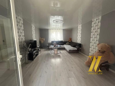 Maison traditionnelle - 100 m² - 4 pièces