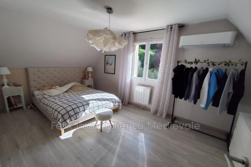 Maison - 190 m² - 9 pièces