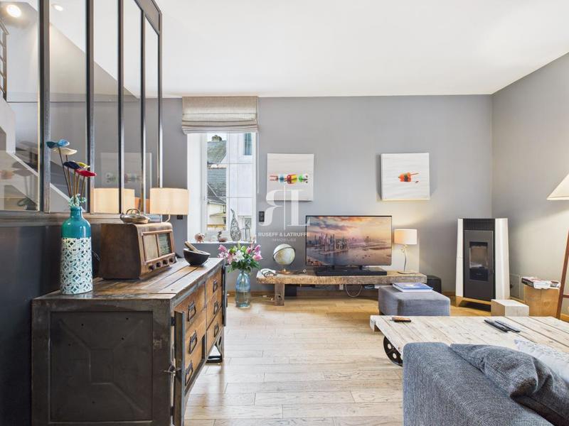 Maison - 161 m² - 6 pièces