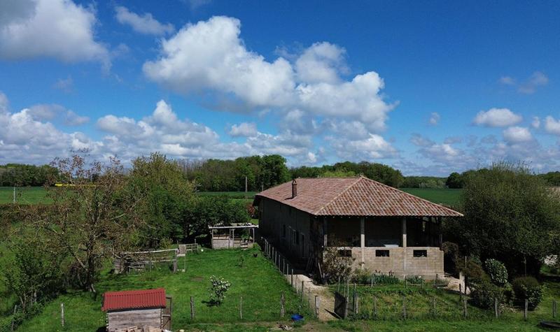 Maison - 240 m² - 7 pièces