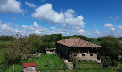 Maison - 240 m² - 7 pièces