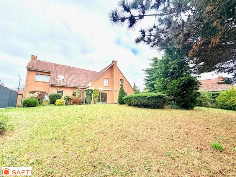 Maison - 201 m² - 9 pièces