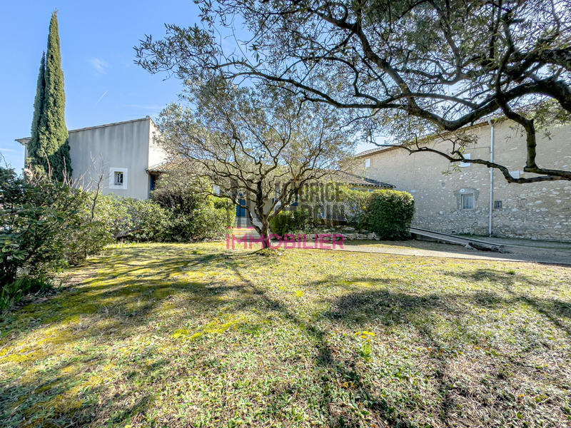 Maison - 188 m² - 13 pièces