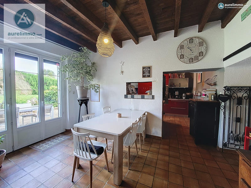 Maison ancienne - 212 m² - 8 pièces