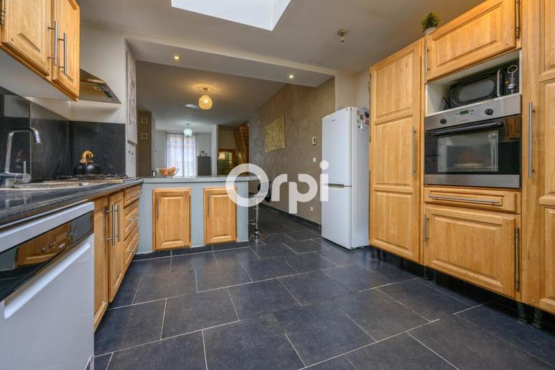 Maison - 95 m² - 5 pièces