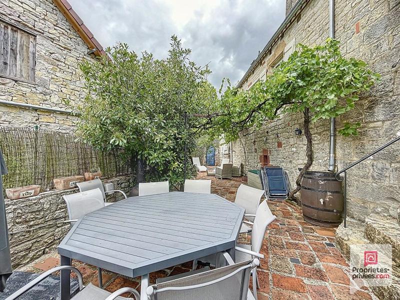 Propriété - 270 m² - 12 pièces