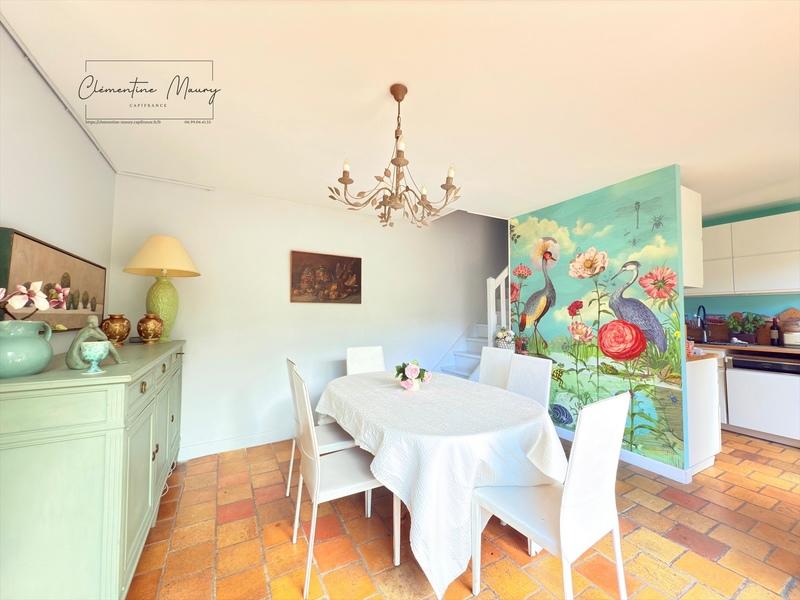 Maison - 254 m² - 9 pièces