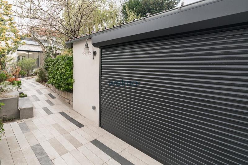 Maison - 210 m² - 9 pièces