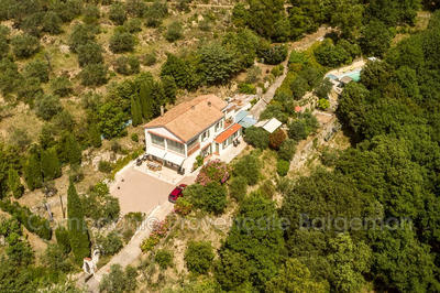 Maison - 250 m² - 7 pièces