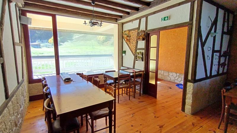 Bureau - 468 m² - 6 pièces