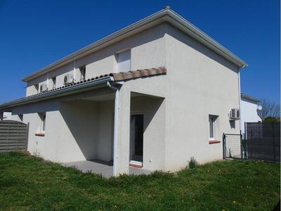 Maison traditionnelle - 90 m² - 4 pièces