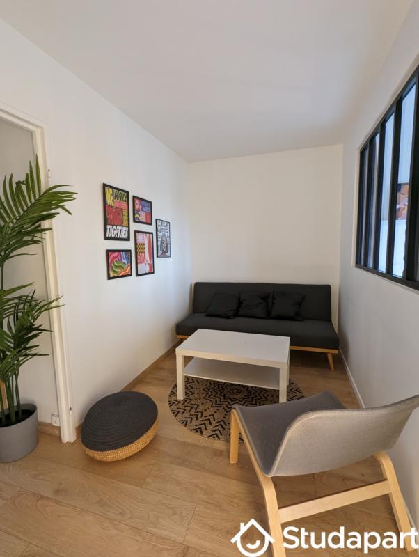 Chambre - 9 m² - 1 pièce