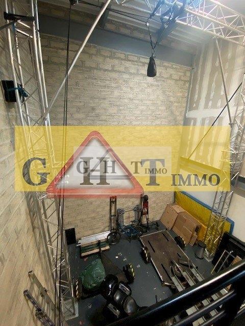 Entrepôt - 280 m²