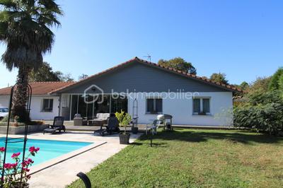 Maison - 238 m² - 7 pièces