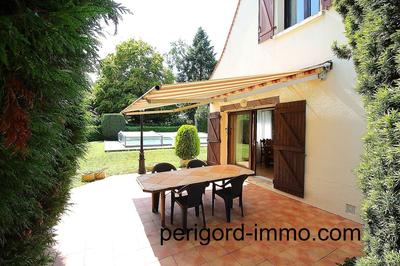 Maison traditionnelle - 95 m² - 7 pièces