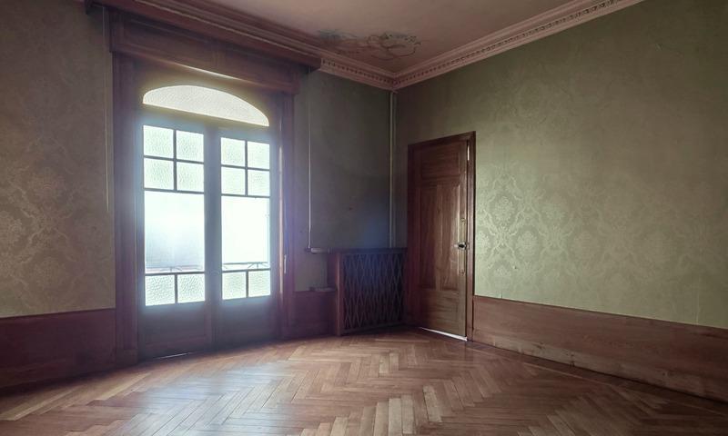 Maison - 203 m² - 9 pièces