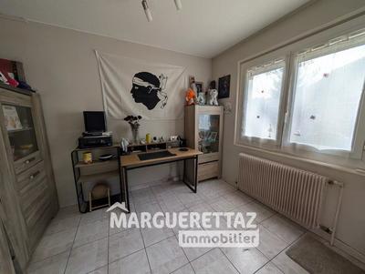 Maison - 200 m² - 4 pièces