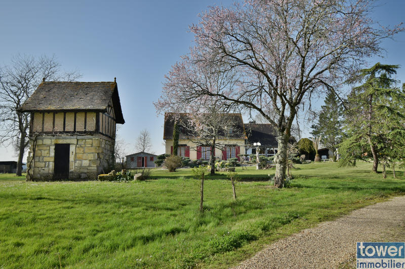 Propriété - 385 m² - 13 pièces