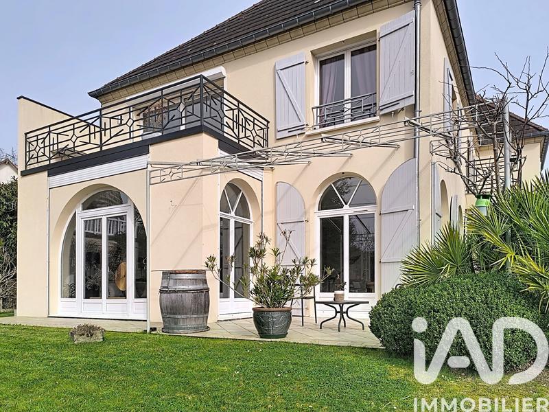 Maison - 226 m² - 7 pièces