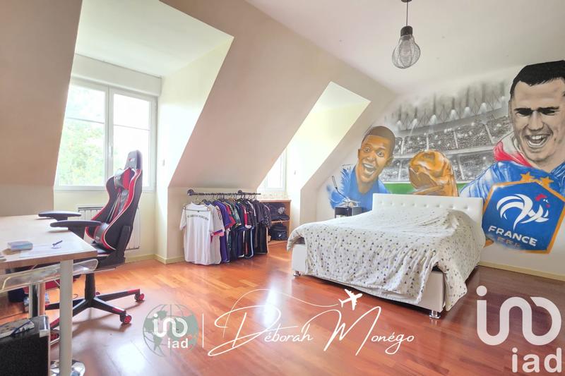 Maison - 195 m² - 8 pièces