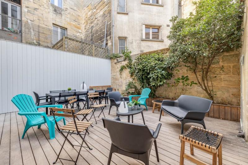 Maison - 241 m² - 12 pièces