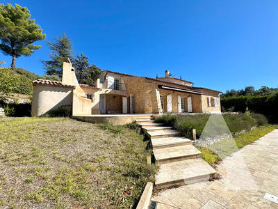 Maison - 180 m² - 6 pièces