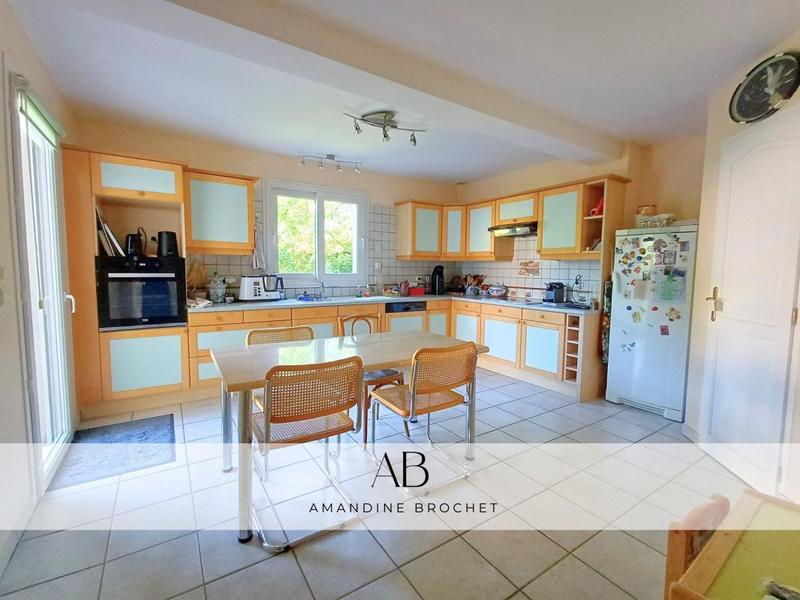 Maison - 180 m² - 7 pièces