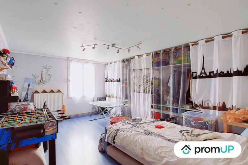 Maison - 200 m² - 11 pièces