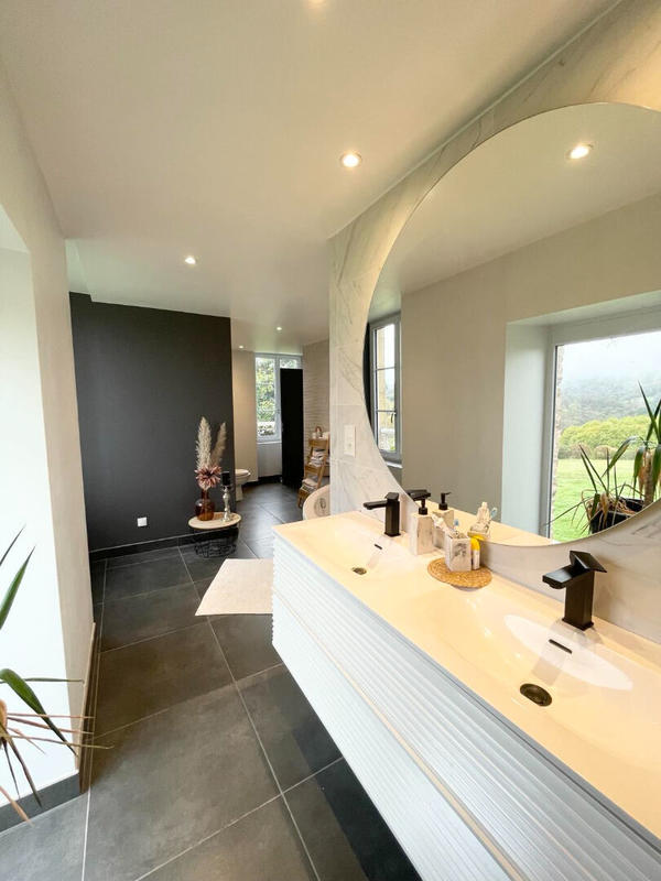 Maison - 206 m² - 6 pièces