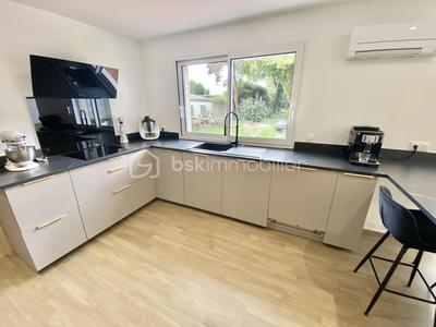 Maison - 233 m² - 7 pièces