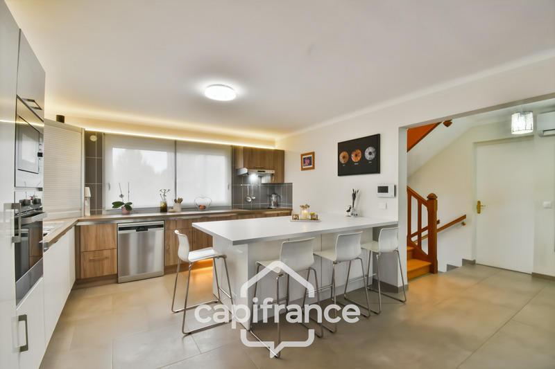 Maison - 187 m² - 7 pièces