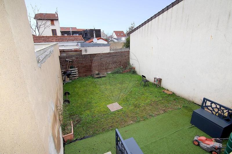 Maison - 142 m² - 9 pièces